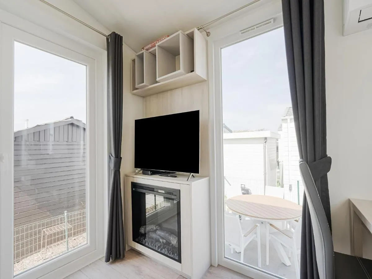 Holiday home Le Boucanier - Omheinde Stacaravan Aan Zee Middelkerke